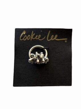 Cookie Lee Silver Tone Rhinestone Cluster Stretch Ring | Statement Cocktail Ring